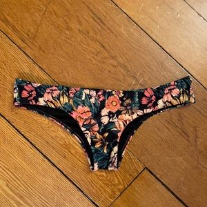 NWOT Billabong bikini bottoms